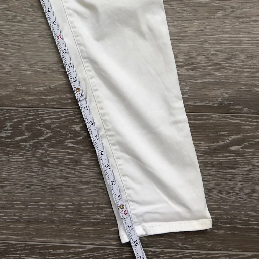 Chico's women’s White Jeans - Picture 6 of 6